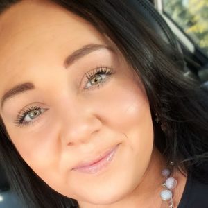 Meet your Posher, Leeann